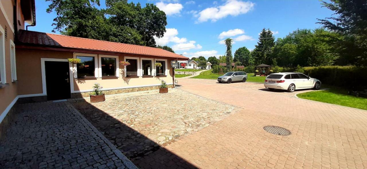 Zajazd Zamkowy - Schlossgasthof Krąg Εξωτερικό φωτογραφία